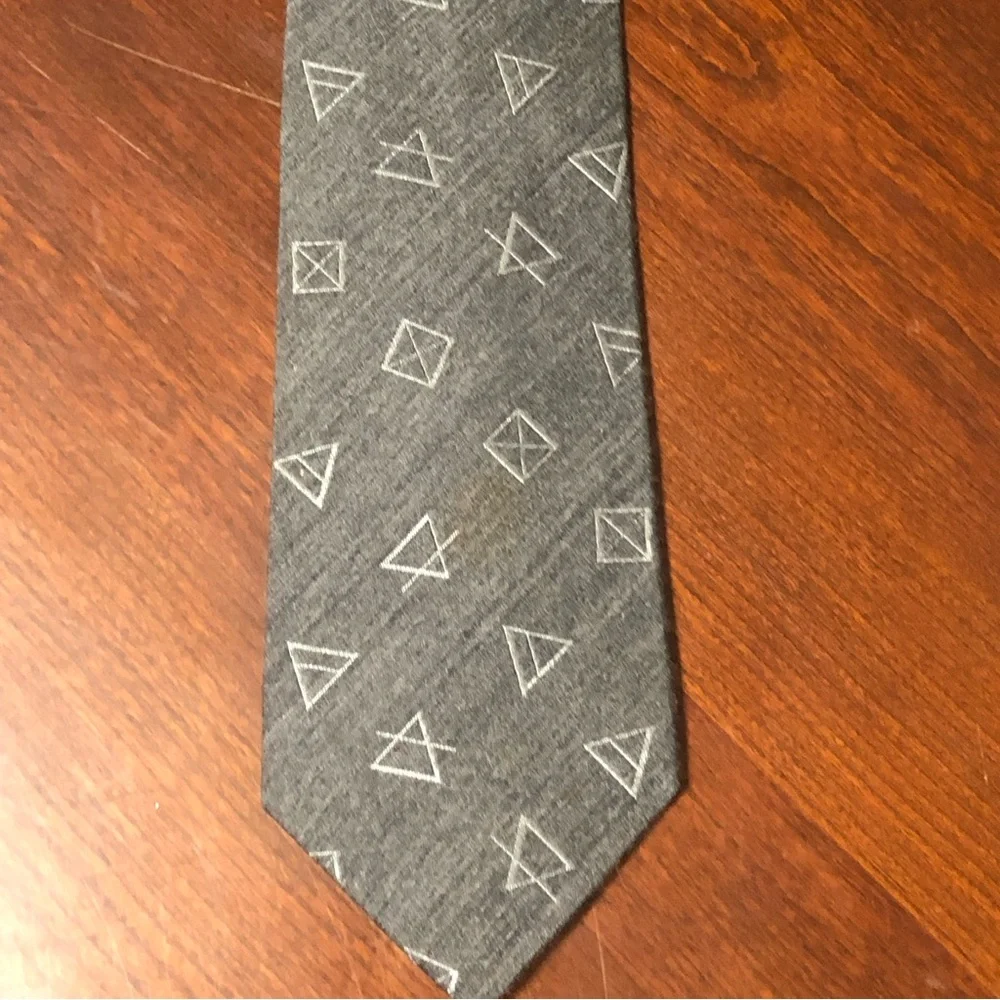 Tie - Picture 1 of 5